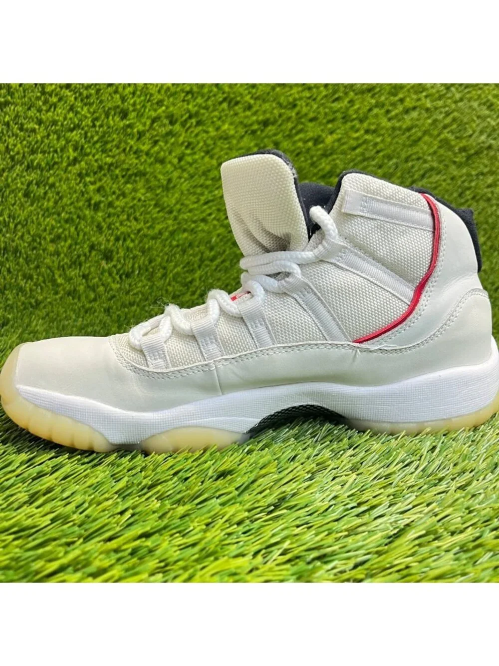 Nike Air Jordan 11 Retro Boys Size 7Y White Athletic Basketball Shoes Sneakers